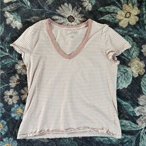 🦄10/$10 Striped V-Neck Women's Top